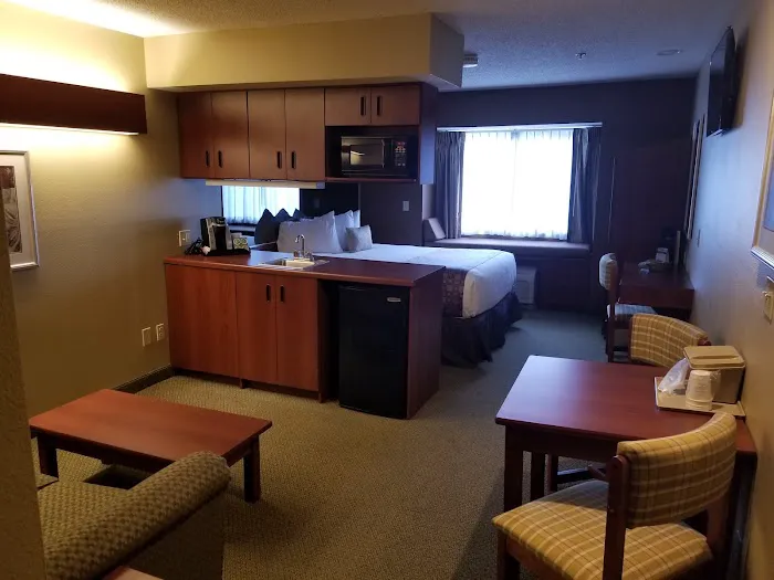 Microtel Inn & Suites by Wyndham Dover 4