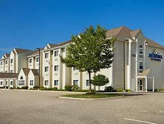 Microtel Inn & Suites by Wyndham Dover 4