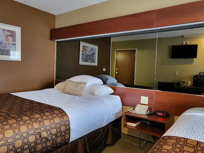 Microtel Inn & Suites by Wyndham Dover 4