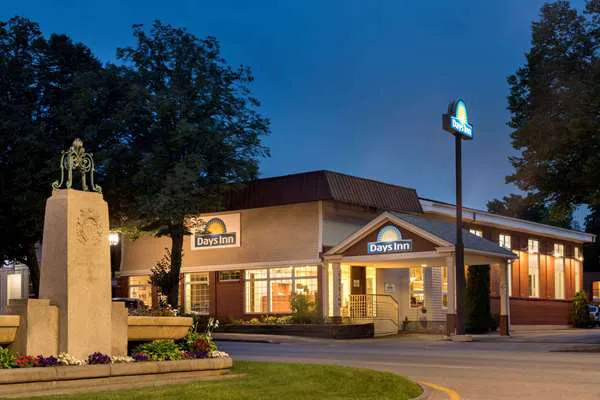 Downtown Dover Inn 4