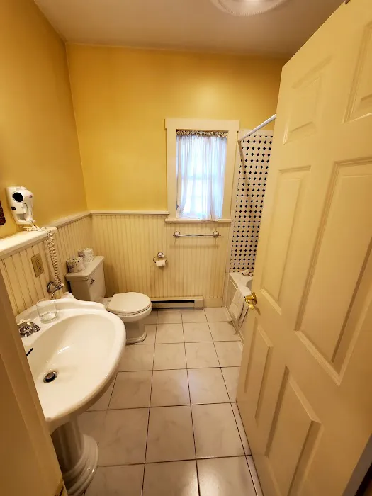 Kearsarge Inn 5