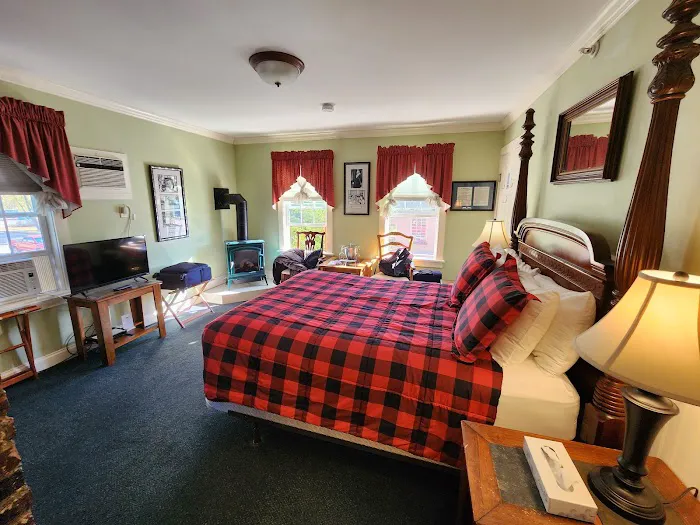 Kearsarge Inn 5