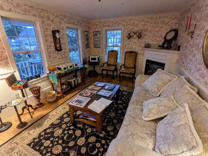 Kearsarge Inn 5