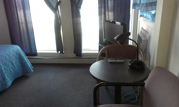 Paris Inn Motel 5