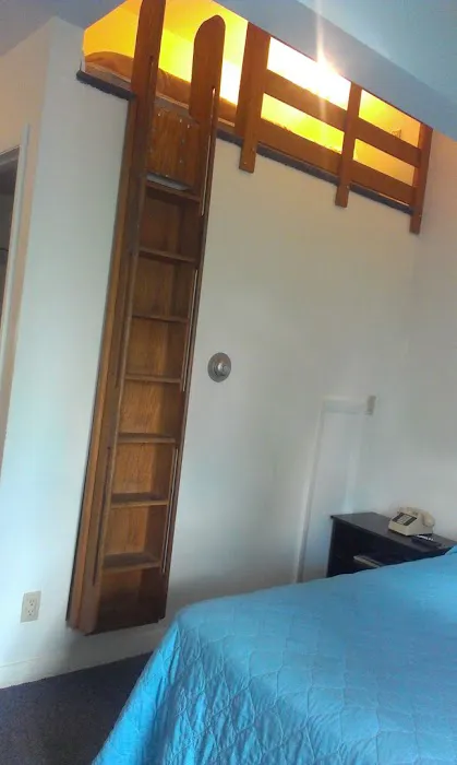 Paris Inn Motel 5