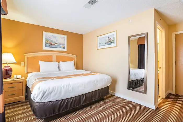 Quality Inn 5