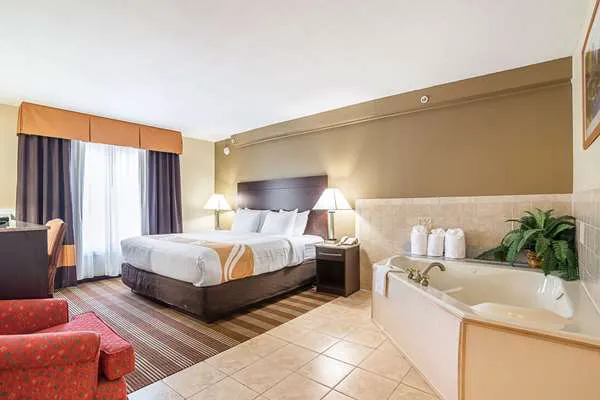 Quality Inn 5