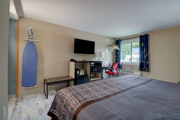 Yankee Clipper Inn, SureStay Collection by Best Western 5
