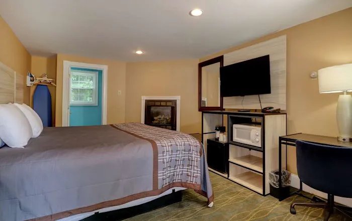 Yankee Clipper Inn, SureStay Collection by Best Western 5