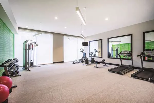 La Quinta Inn & Suites by Wyndham Clifton Park/Saratoga Area 3