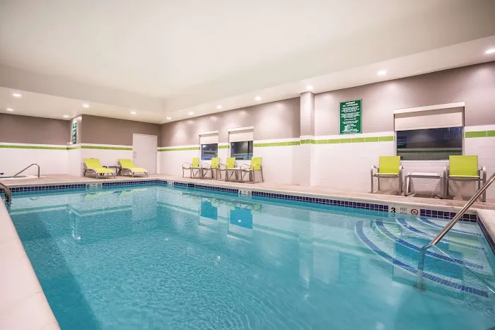 La Quinta Inn & Suites by Wyndham Clifton Park/Saratoga Area 3