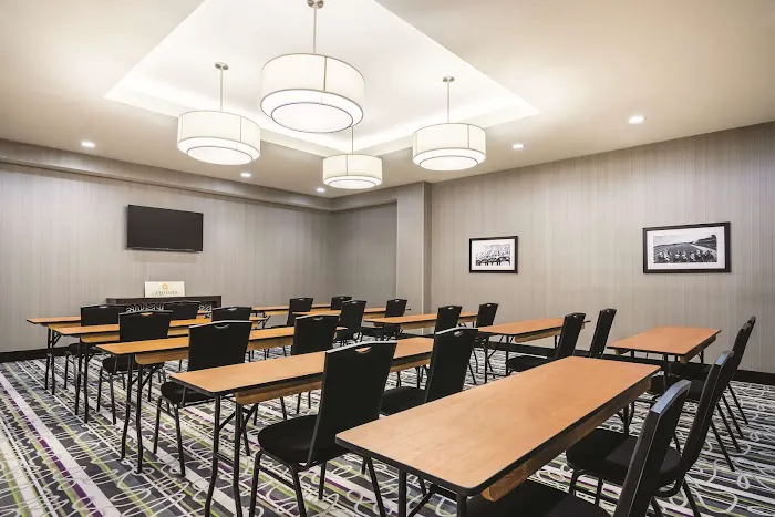 La Quinta Inn & Suites by Wyndham Clifton Park/Saratoga Area 3