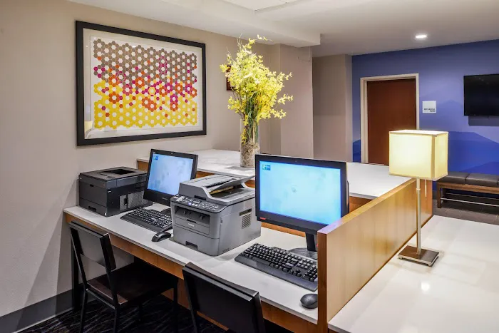 Holiday Inn Express & Suites Clifton Park by IHG 3