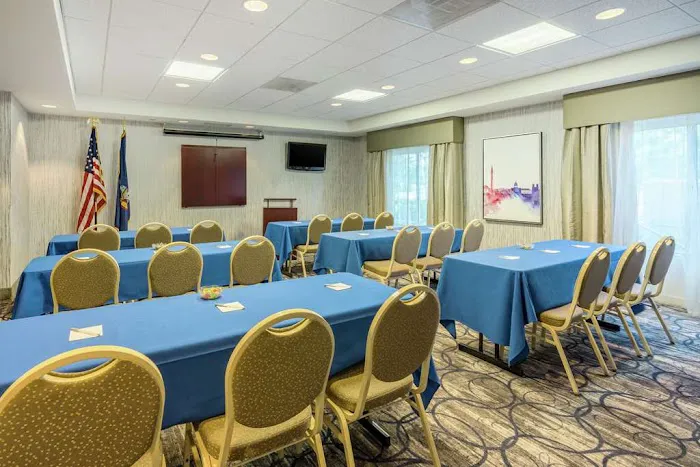 Hampton Inn Clifton Park 3