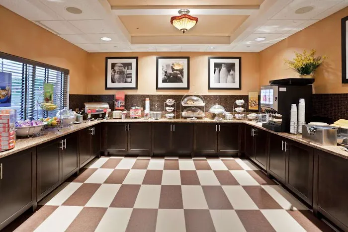 Hampton Inn Clifton Park 3