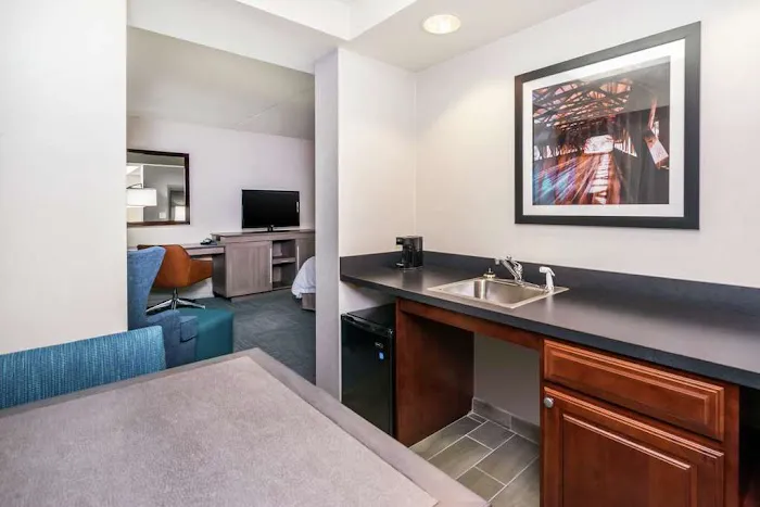 Hampton Inn Clifton Park 3