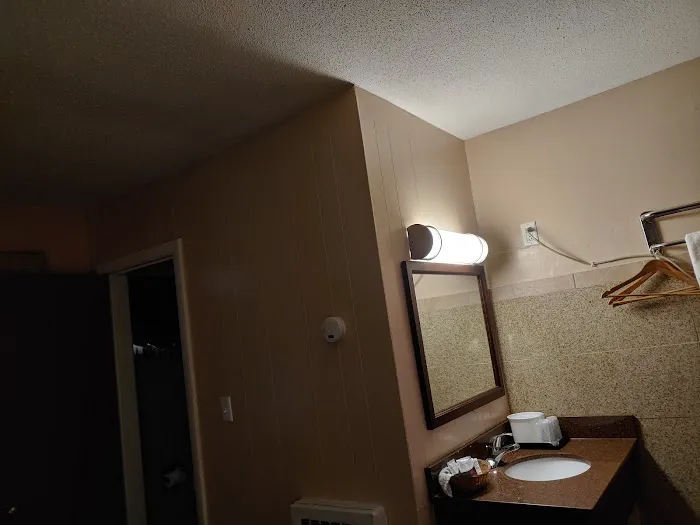 Arbor Inn Motor Lodge 5