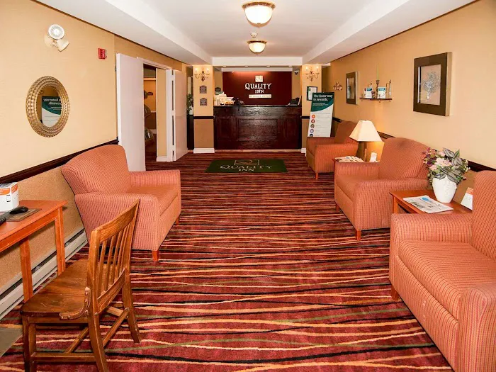 Quality Inn 5