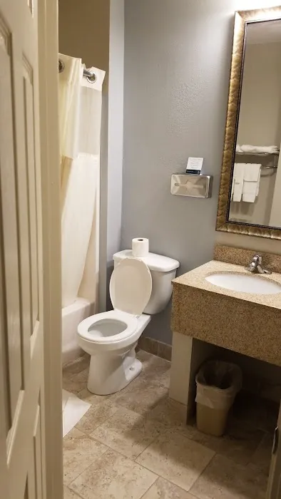 Quality Inn 5