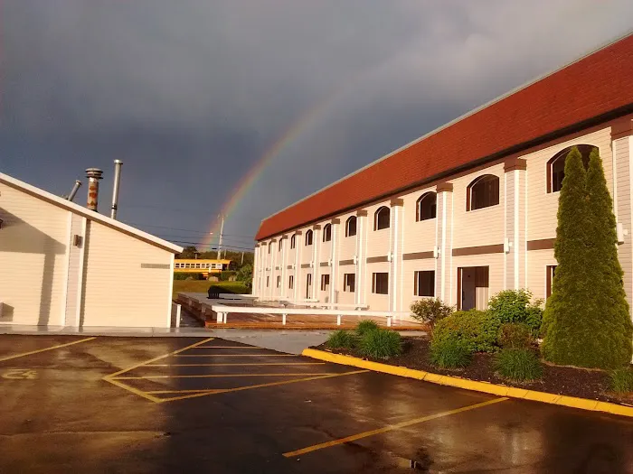 All Seasons Inn & Suites 5