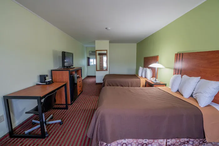All Seasons Inn & Suites 5