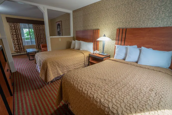 All Seasons Inn & Suites 5