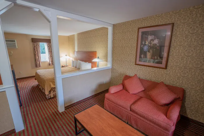 All Seasons Inn & Suites 5