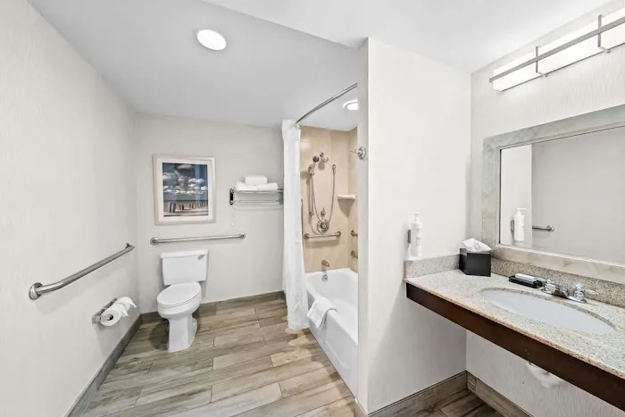 Hilton Garden Inn Plymouth 4