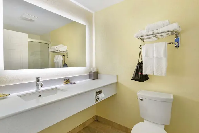 Best Western Plus Cold Spring 5