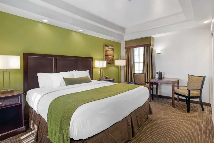 Best Western Plus Cold Spring 5