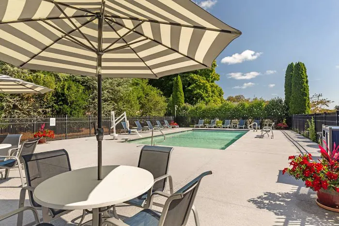 Best Western Plus Cold Spring 5