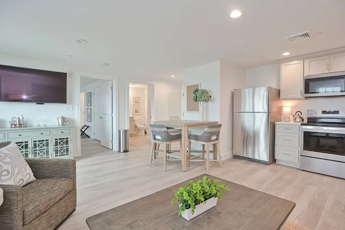 Thomas Sea Suites 5