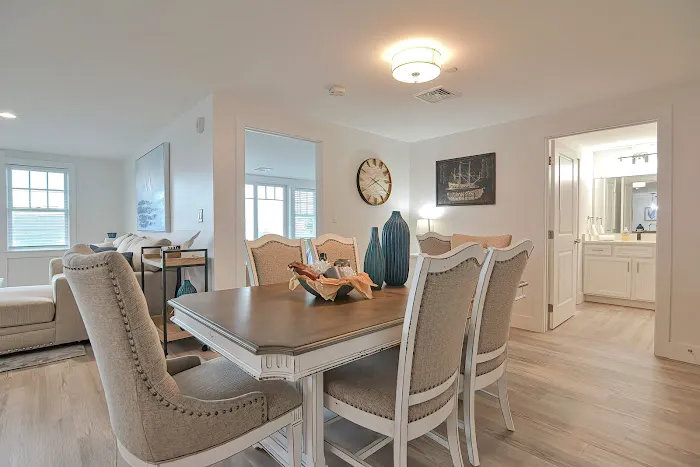Thomas Sea Suites 5