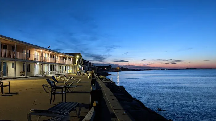 Pilgrim Sands hotel on Long Beach 4