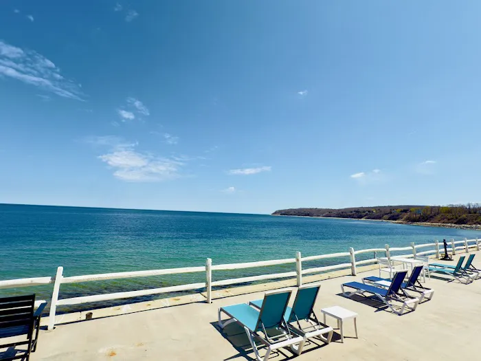 Pilgrim Sands hotel on Long Beach 4