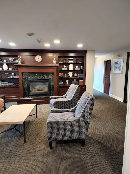 Ramada by Wyndham Boston 5