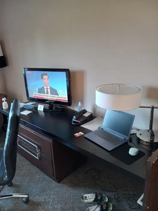 Ramada by Wyndham Boston 5