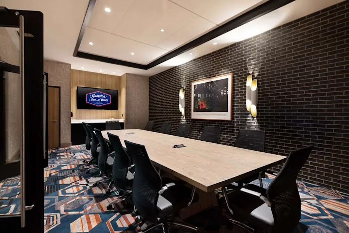 Hampton Inn & Suites Watertown Boston 4