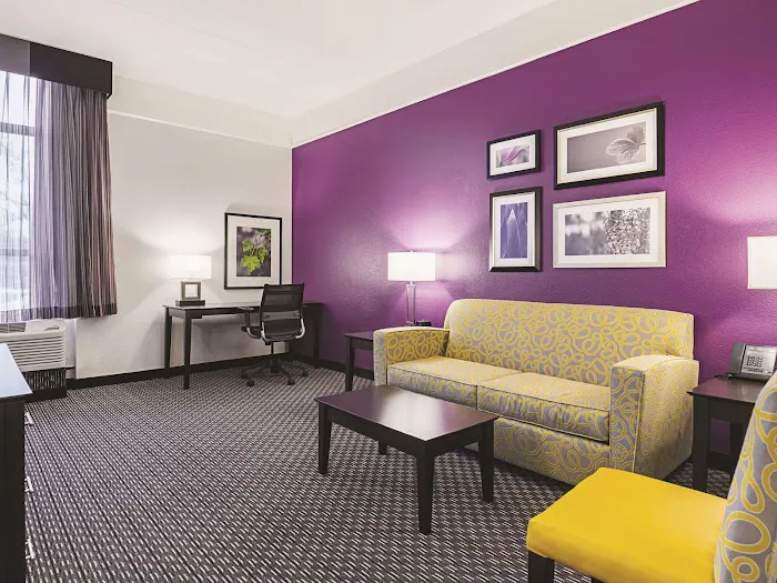 La Quinta Inn & Suites by Wyndham Boston-Andover 4