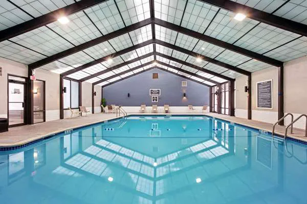 La Quinta Inn & Suites by Wyndham Boston-Andover 4