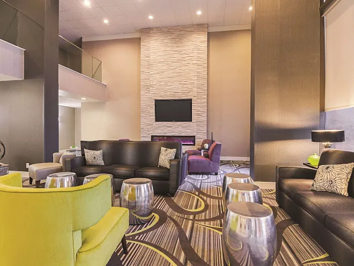 La Quinta Inn & Suites by Wyndham Boston-Andover 4