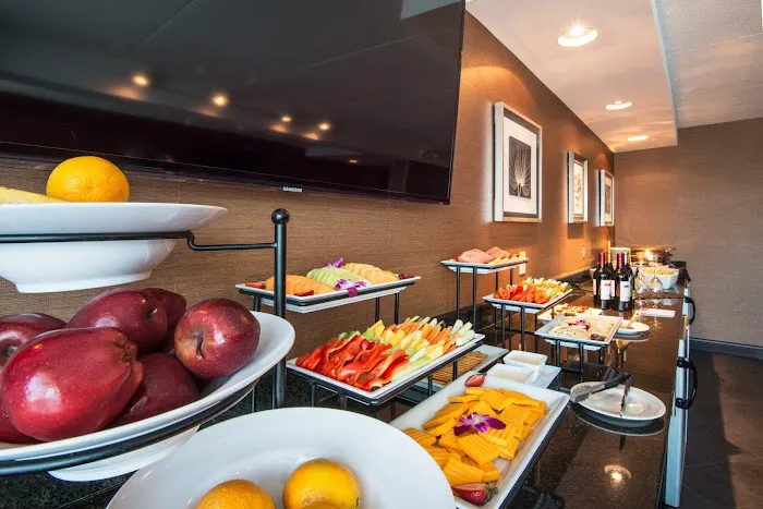 Crowne Plaza Boston - Woburn, an IHG Hotel 4