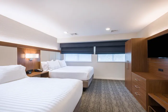 Holiday Inn Express Boston-Waltham by IHG 5