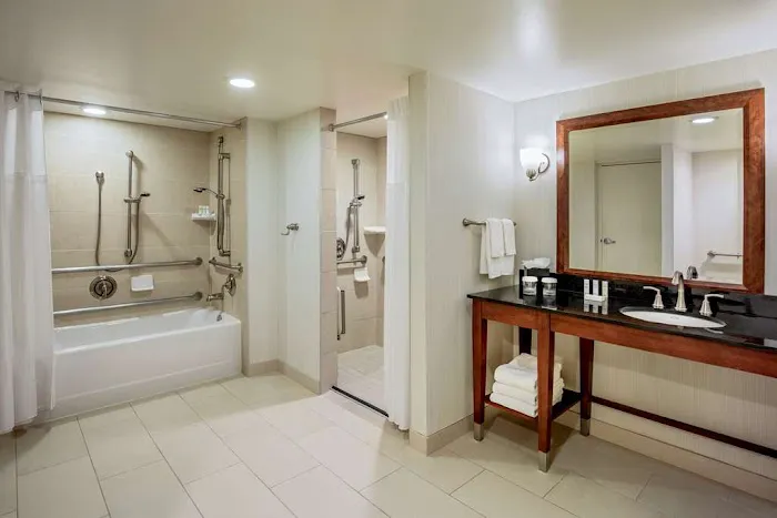 Embassy Suites by Hilton Boston Waltham 5