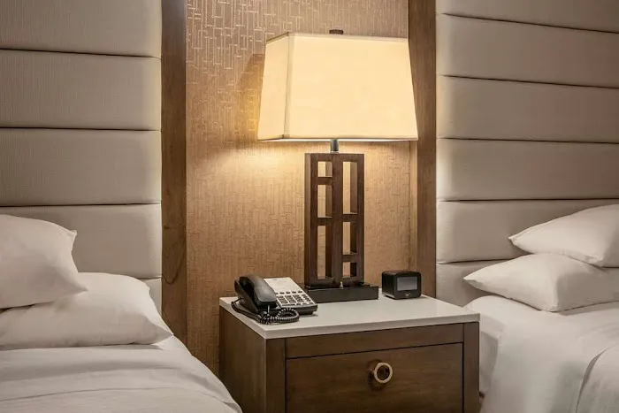 Embassy Suites by Hilton Boston Waltham 5