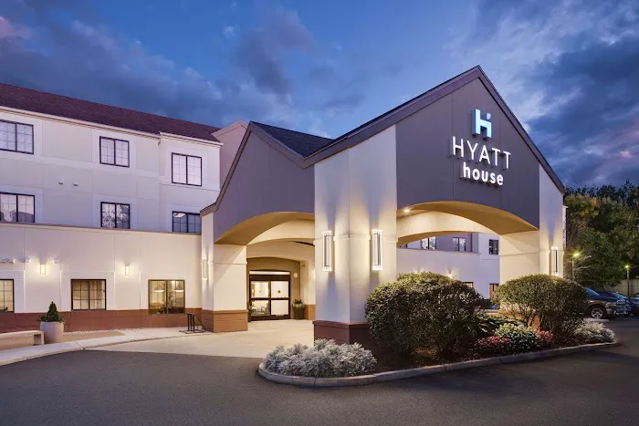 Hyatt House Boston/Waltham 4