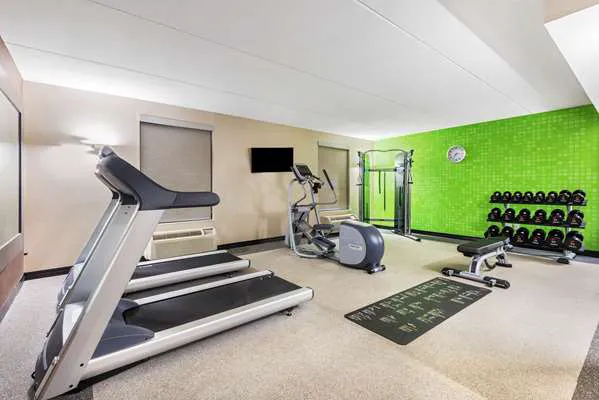 La Quinta Inn & Suites by Wyndham Jamestown 4