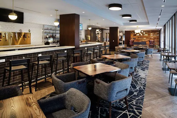DoubleTree by Hilton Jamestown 4