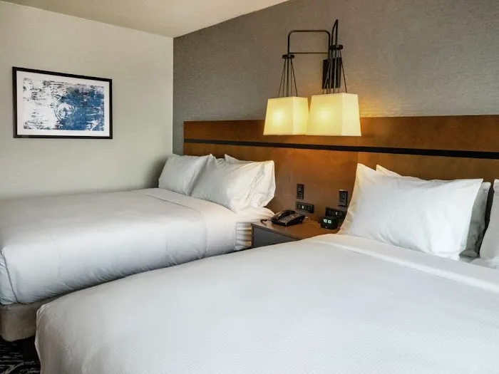 DoubleTree by Hilton Jamestown 4