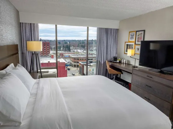 DoubleTree by Hilton Jamestown 4
